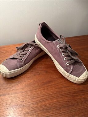 Low-Top Canvas Lace-Up Sneakers in Mauve